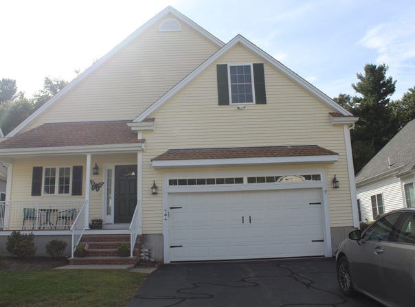 51 Lawrence Dr, Franklin, MA 02038