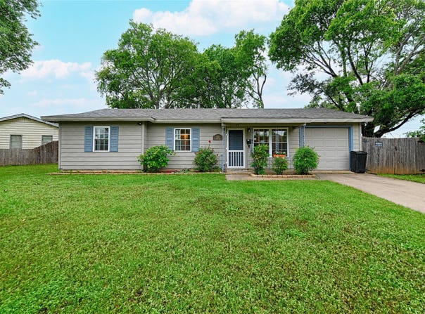 531 Himes Drive, Euless, TX 76039