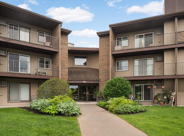 3440 Golfview Drive, Eagan, MN 55123