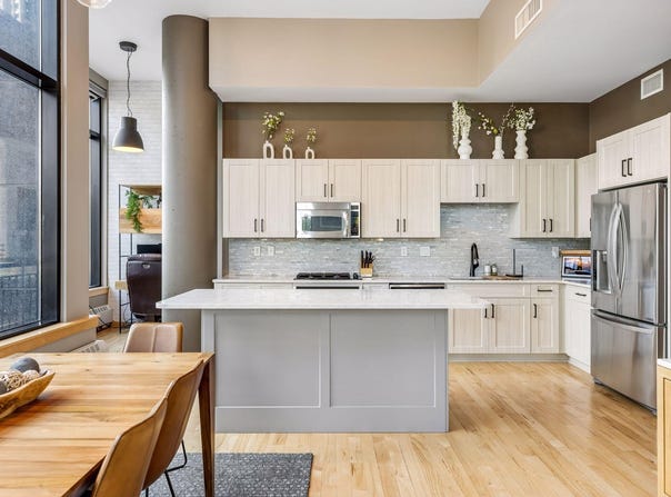 215 10th Avenue S, Minneapolis, MN 55415