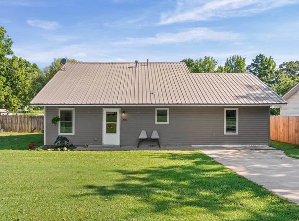 201 Hendrix St., Bald Knob, AR 72010