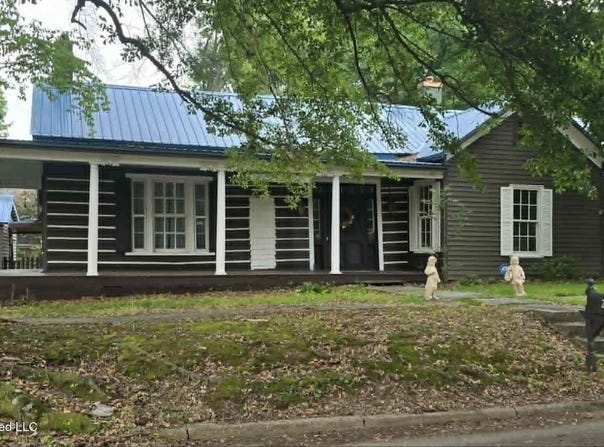 265 E Falconer Avenue, Holly Springs, MS 38635