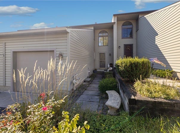 130 Lookout Circle, Syracuse, NY 13209