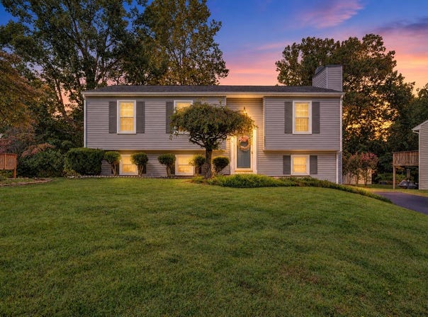 3553 Berryhill Dr, Roanoke, VA 24018
