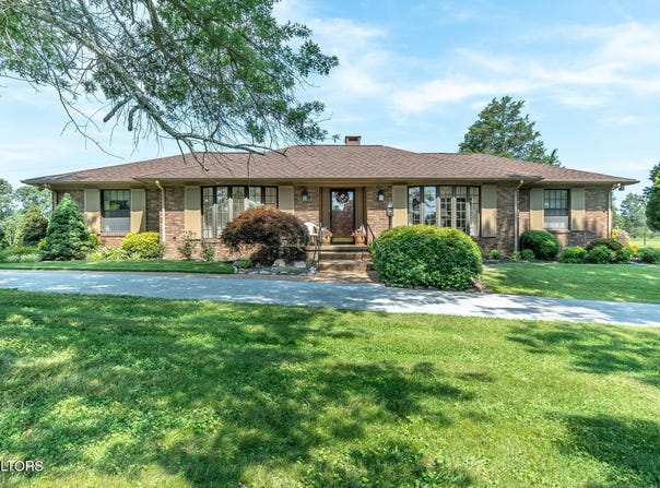 8019 Washington Pike, Corryton, TN 37721