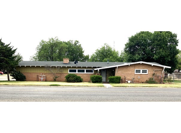 2701 W 11th Street, Plainview, TX 79072