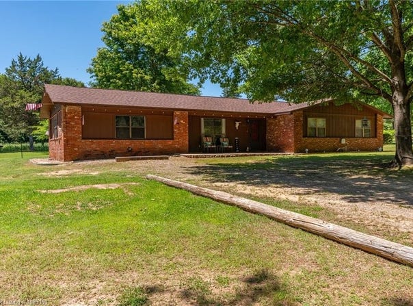325 Six Mile RD, Magazine, AR 72943