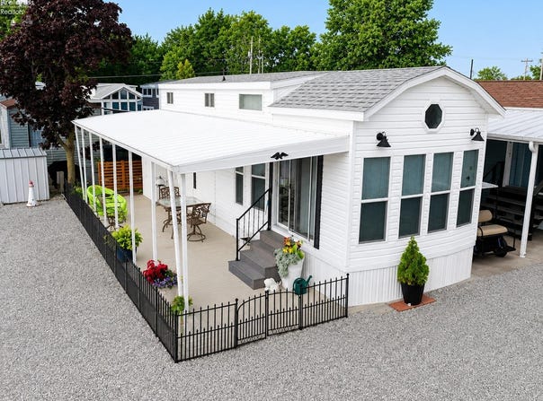 8010 E Bayshore, Lakeside, OH 43440