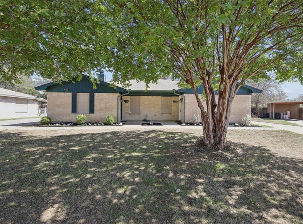 7724 Jennifer Lane, North Richland Hills, TX 76182