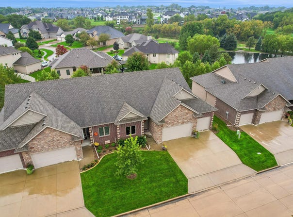 16544 Valleyview Lane, Clive, IA 50325