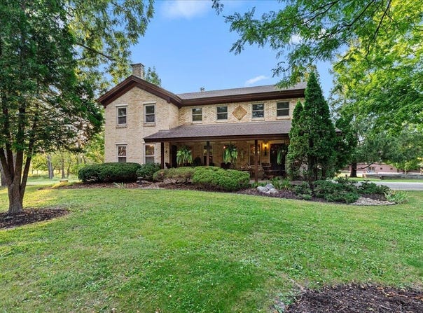 802 S Teut Rd, Burlington, WI 53105