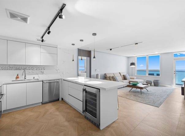 10185 Collins Ave, Bal Harbour, FL 33154