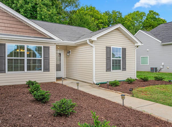 2848 Barksdale Drive, Haw River, NC 27258
