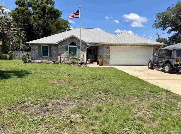4693 Ridge Pointe Dr, Pace, FL 32571