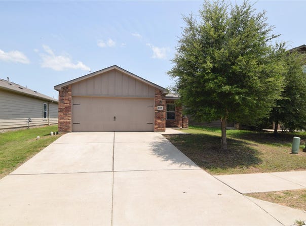 1375 Amy Dr, Kyle, TX 78640