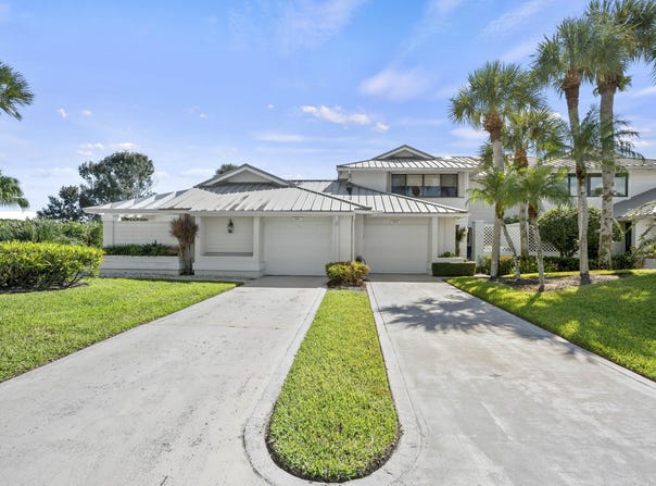 5610 SE Foxcross Place, Stuart, FL 34997