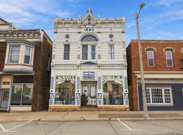 117 S Main, STOCKTON, IL 61085