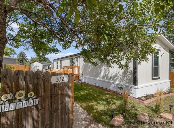312 WALKER LN, Cheyenne, WY 82001