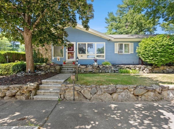 11 Longview Rd, Brockton, MA 02301