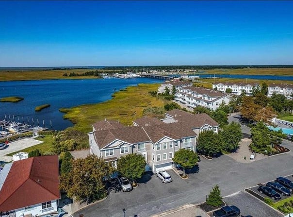 3 Bayside Dr, Somers Point, NJ 08244