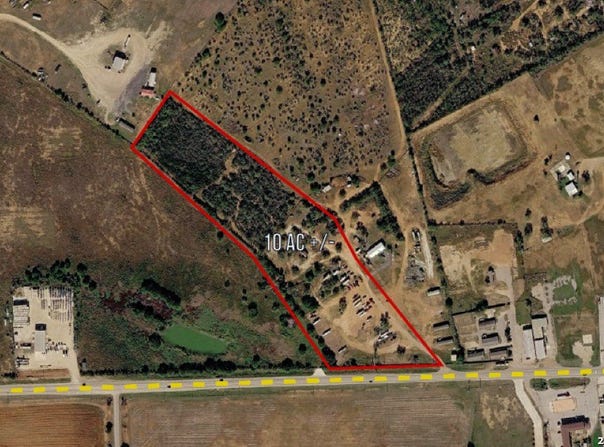 1160 W Highway 85, Dilley, TX 78017