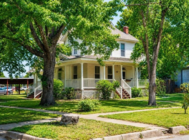 502 E 10th, Winfield, KS 67156