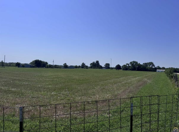 SW 93rd St, Wakarusa, KS 66546