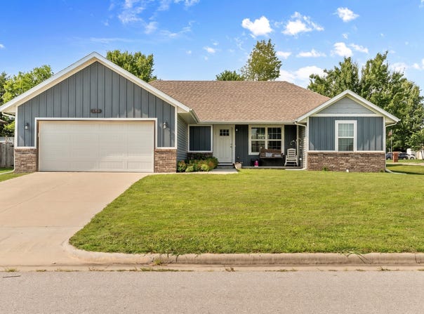 115 E Seminole Street, Strafford, MO 65757