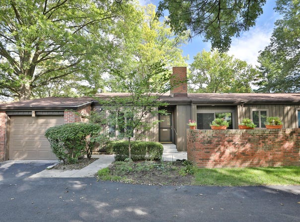 160 Glen Circle, Worthington, OH 43085