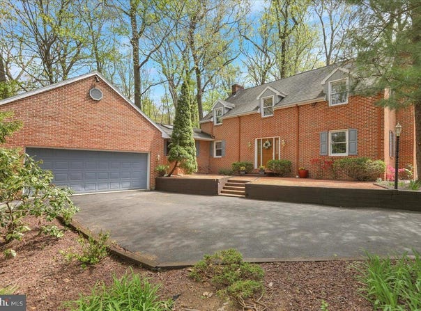 13 NASSAU Circle, READING, PA 19607