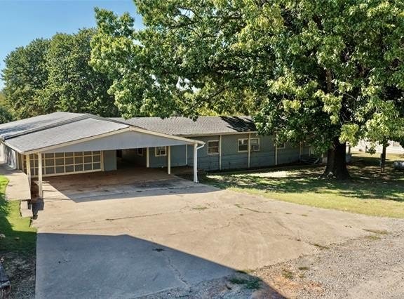87 Hickory Lane, Eufaula, OK 74432