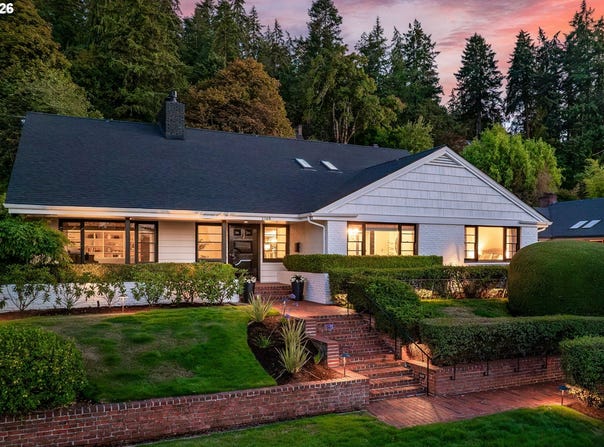 2105 FAIRMOUNT Blvd, Eugene, OR 97403