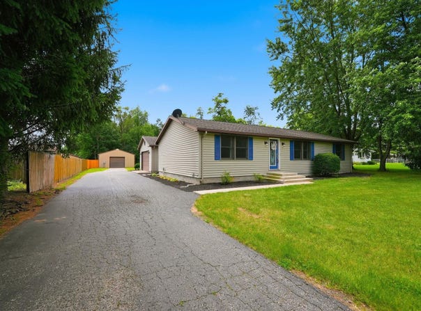 10715 E SR 8 Road, Knox, IN 46534