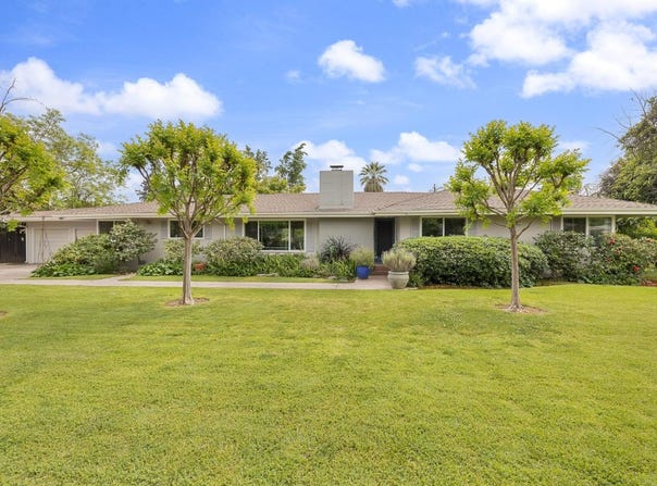 324 E Hampton Way, Fresno, CA 93704
