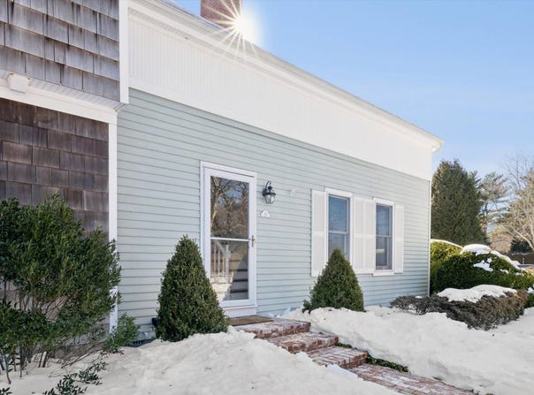 570 Hampton Rd, Southampton, NY 11968