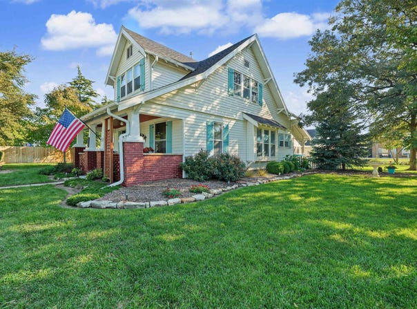 202 N Lincoln St, Marquette, KS 67464