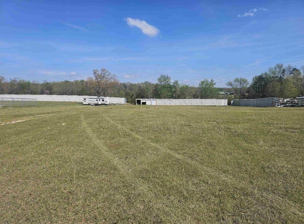 8500 Edgemont Road, Greers Ferry, AR 72067