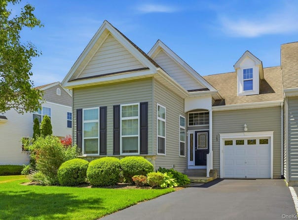 163 AUGUSTA Drive, Medford, NY 11763