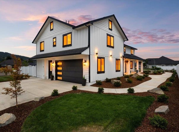610 Pheasant Creek Drive, Central Point, OR 97502