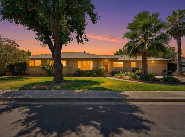 1522 E Bolinger Way, Dinuba, CA 93618