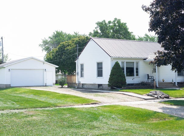704 3rd Street, Garwin, IA 50632