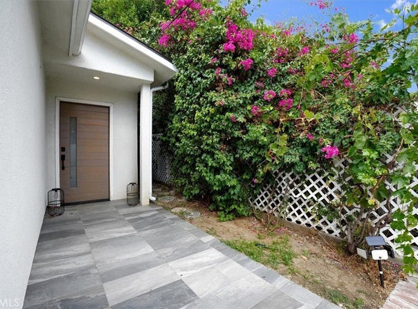 14021 Hartsook Street, Sherman Oaks, CA 91423