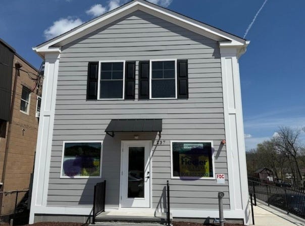 237 Main St, Hackettstown Town, NJ 07840-2001