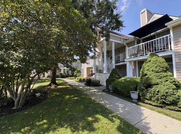 550 Central Ave, Linwood, NJ 08221-1377