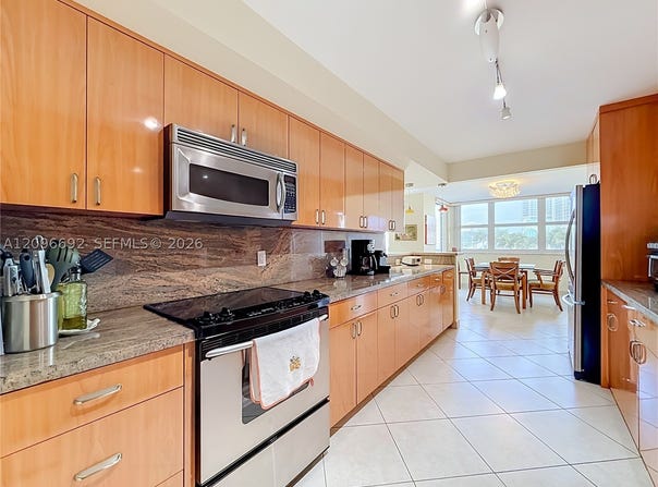 1880 S Ocean Dr, Hallandale Beach, FL 33009