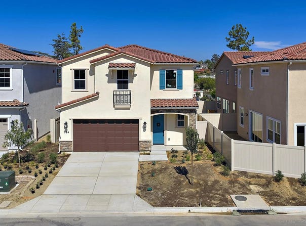 734 Michael Ct, Vista, CA 92081