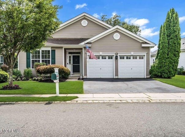25 Grayhawk Lane, Little Egg Harbor, NJ 08087