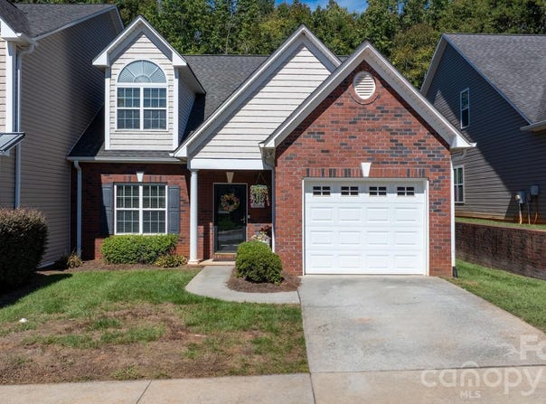 4746 Braxton Gate Lane, Hickory, NC 28602