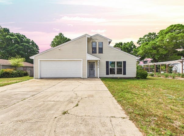 3284 Fairview Avenue, Crestview, FL 32539