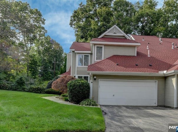 39 Ridgeview Terrace, Jefferson Township, NJ 07438